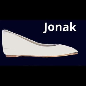 Jonak flats